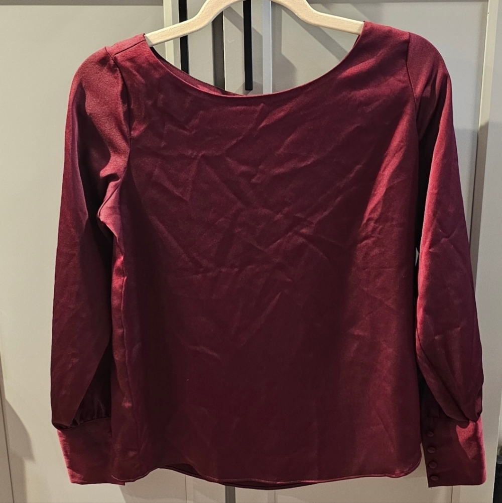 [SOLD] Ann Taylor Blouse - Picture 2 of 5